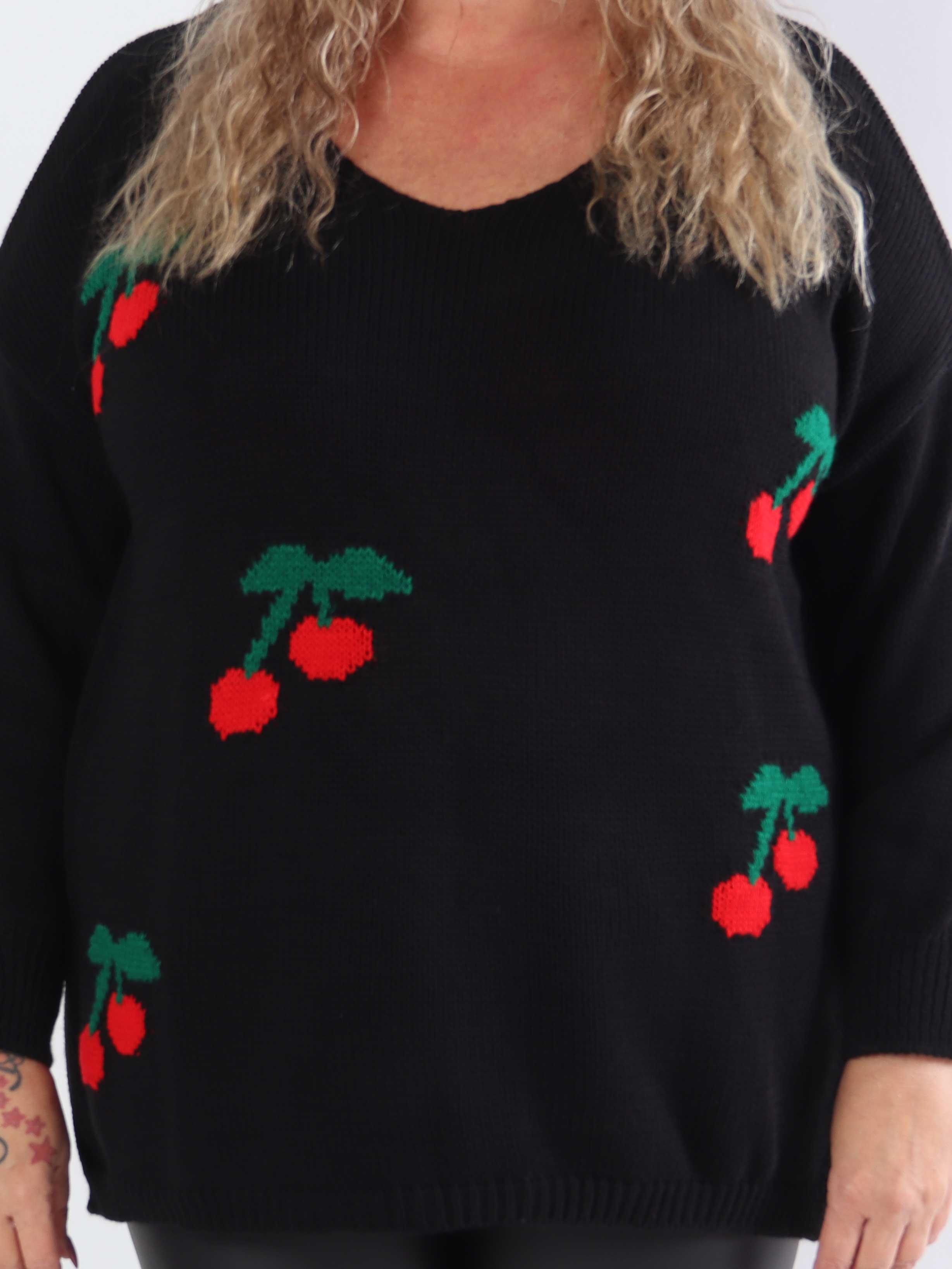 Cherry - Stickad blus i plus size med körsbär